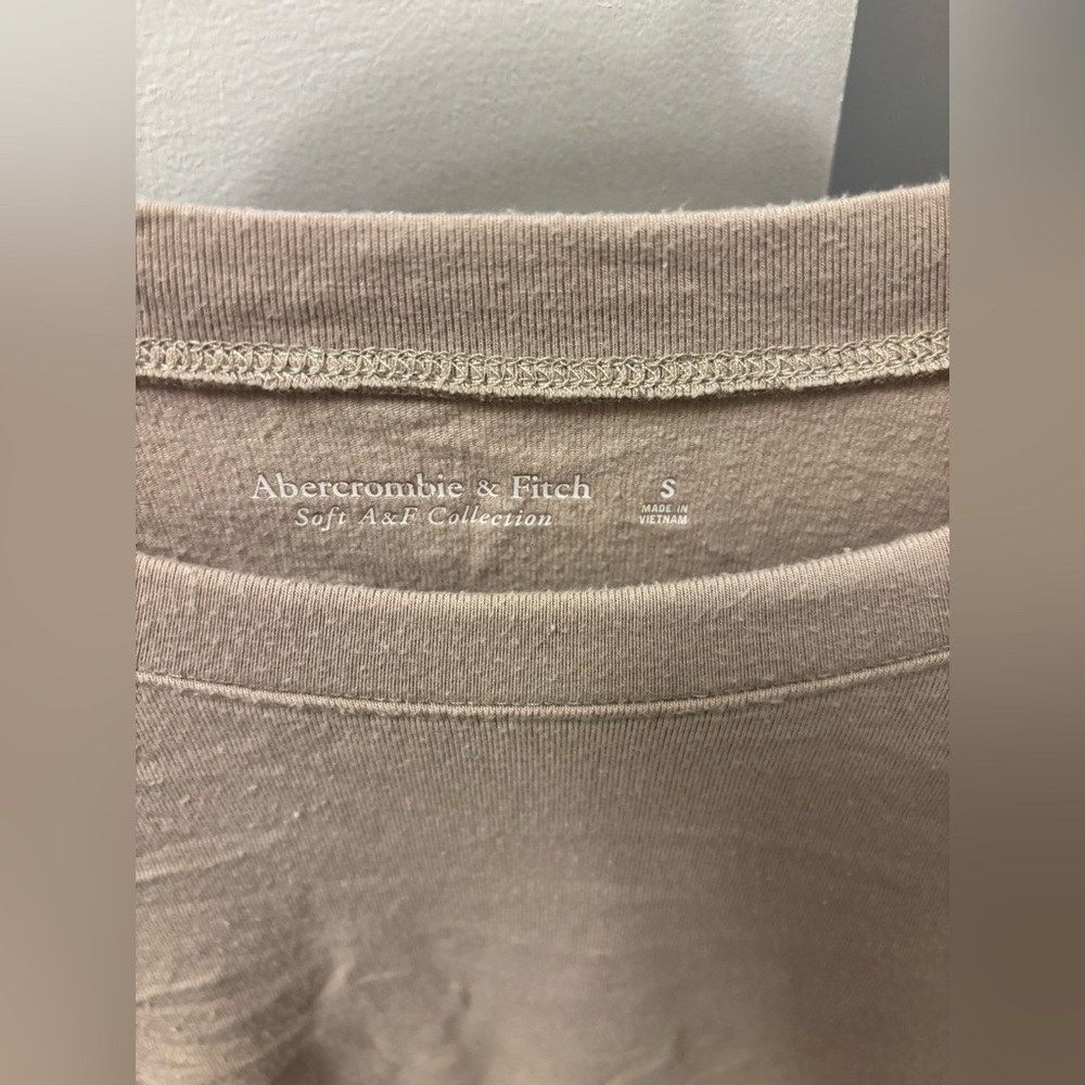 Abercrombie & Fitch womens long sleeve Side Ruched- Small - Beige - Picture 3 of 3